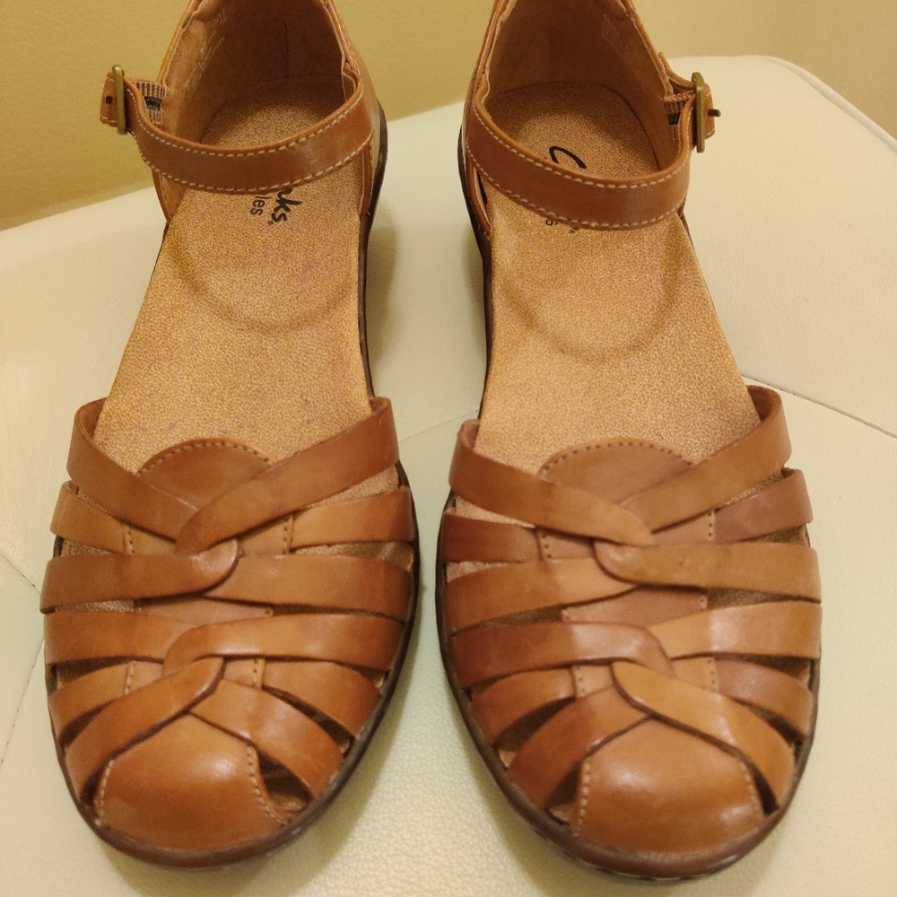 Clarks Womens Wendy River sandals 6.5W